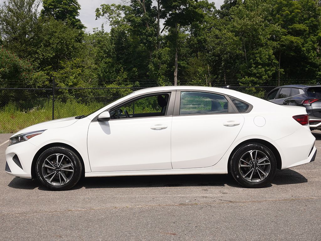 Used 2024 White Kia LXS image 15