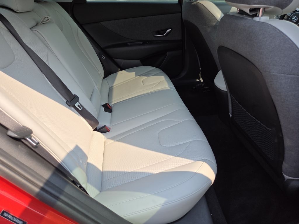 Used 2022 Red Hyundai Limited image 27