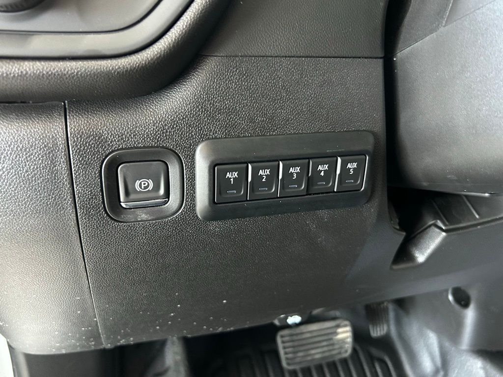 New 2026 Summit White Chevrolet Work Truck image 35