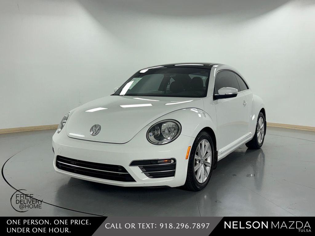 Pure White 2019 Volkswagen Beetle 2.0T SE Hatchback FWD Hatchback Front-Wheel Drive 6-Speed Automatic