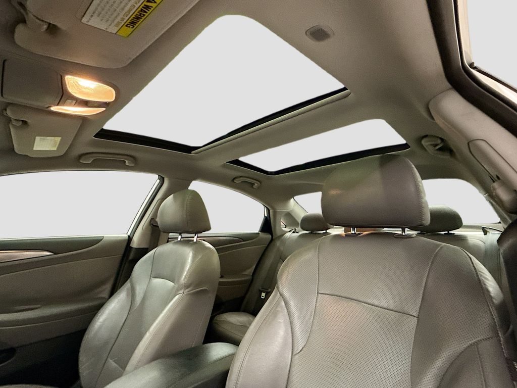 2012 Hyundai Sonata Base 23