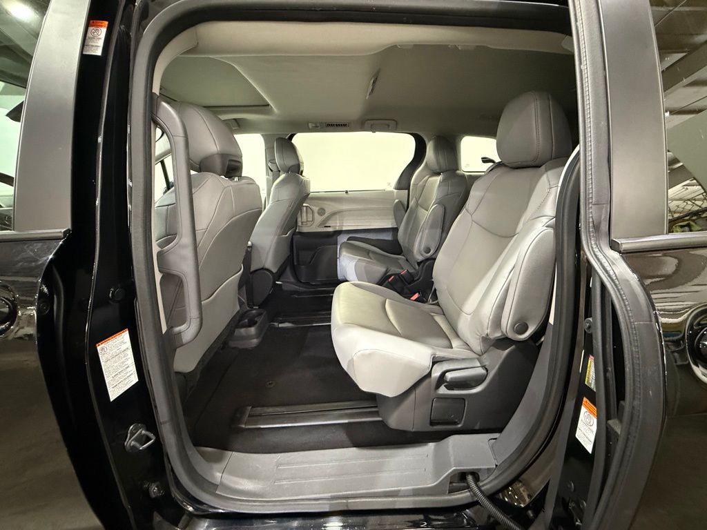 2024 Toyota Sienna XLE