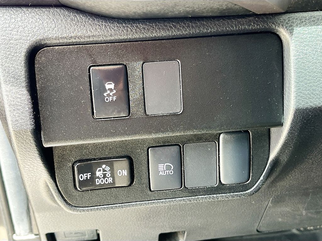 Used 2022 Gray Toyota SR5 image 10