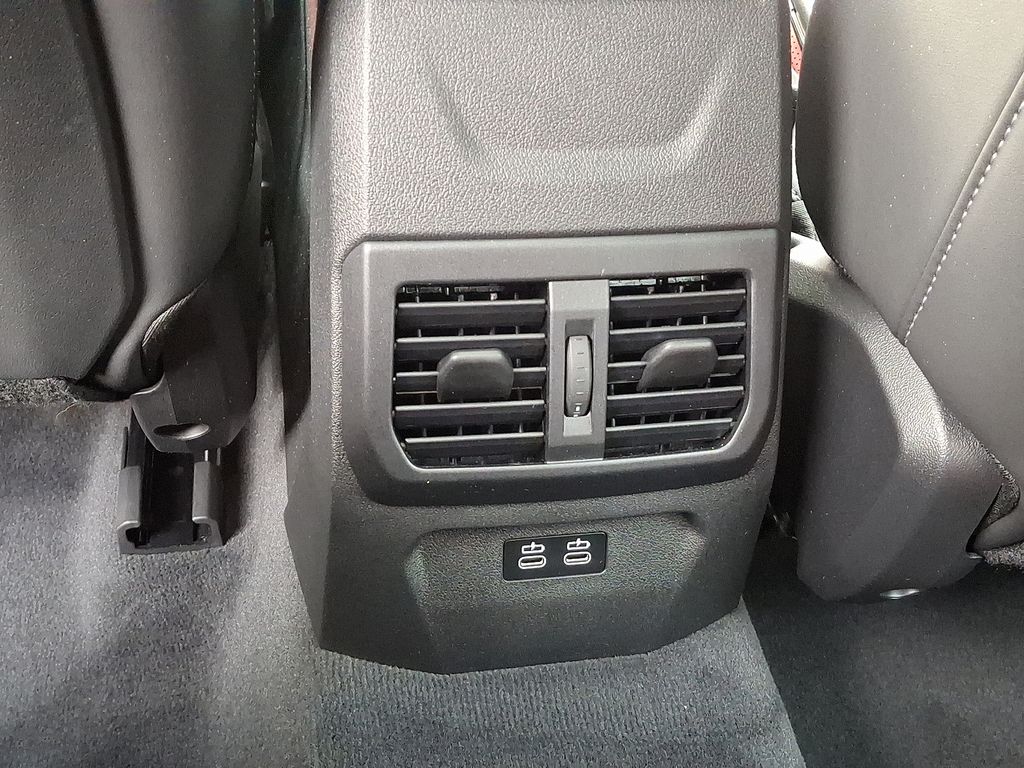 Thumbnail: 2025 BMW 2 Series - 11