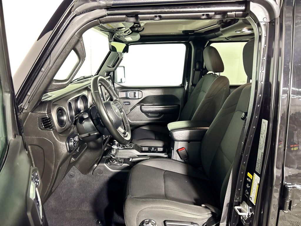 2022 Jeep Gladiator Sport