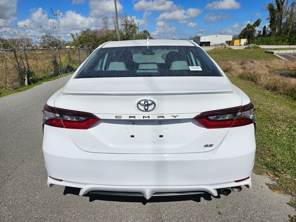 2023 Toyota Camry SE 4