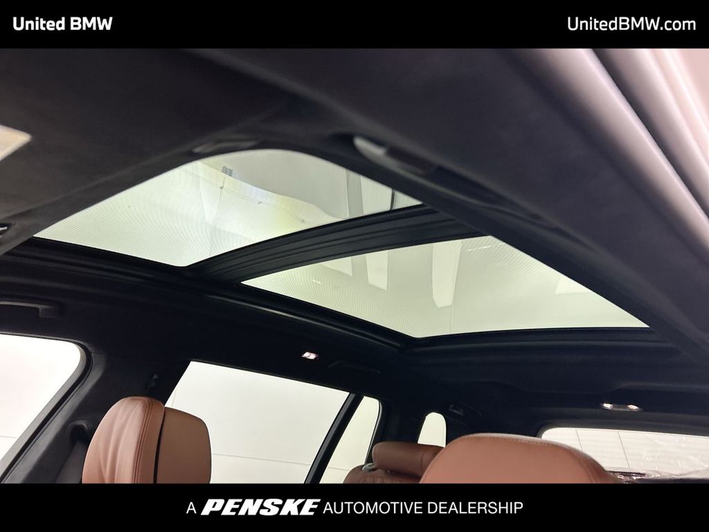 Thumbnail: 2026 BMW X7 - 20