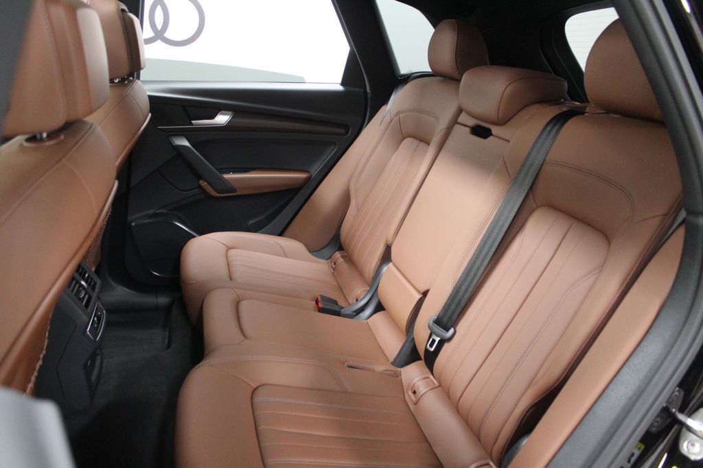 Thumbnail: 2025 Audi Q5 - 25