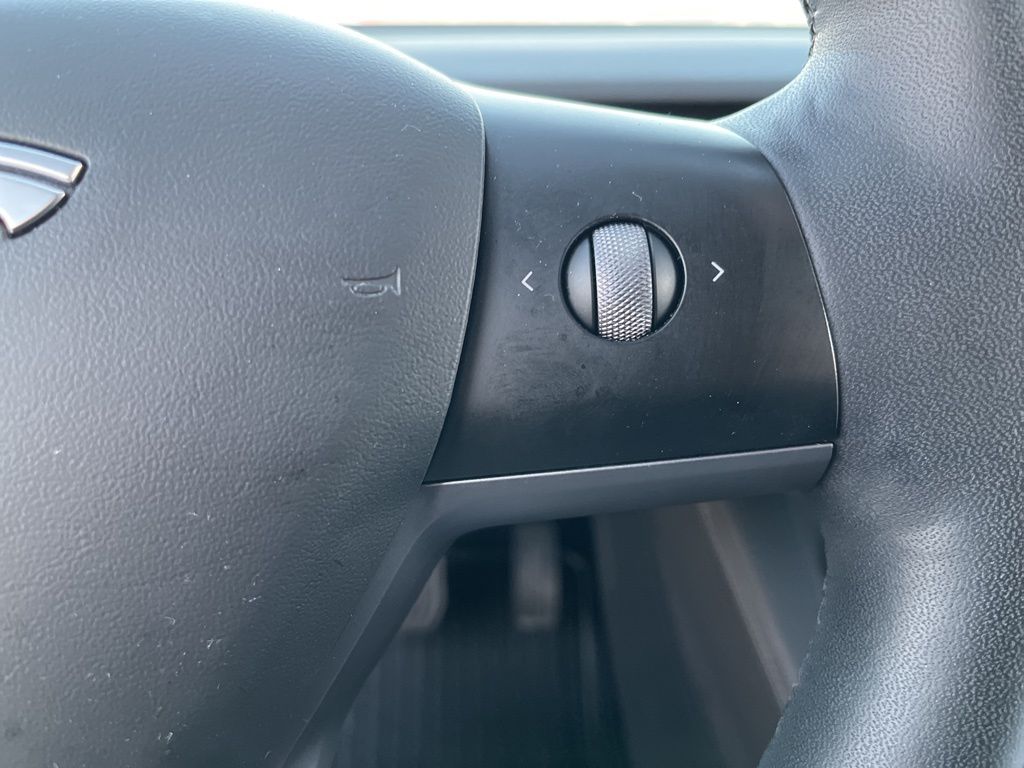 Thumbnail: 2021 Tesla Model 3 - 18