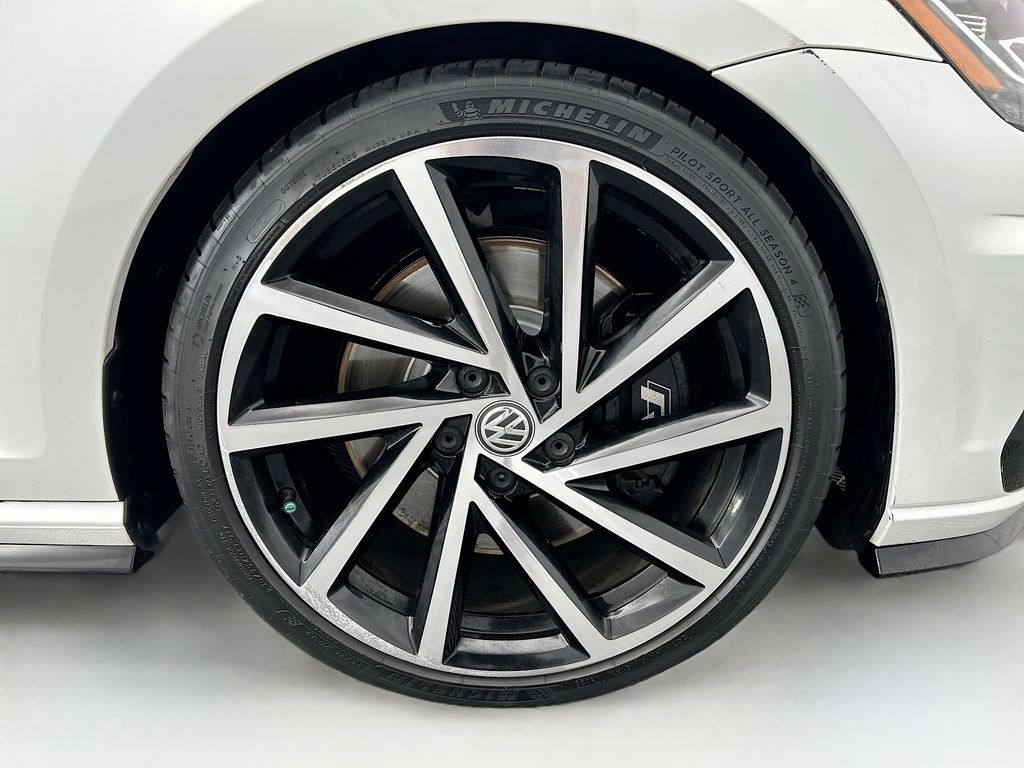 Thumbnail: 2019 Volkswagen Golf - 31