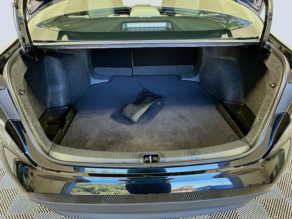 Thumbnail: 2025 Toyota Corolla - 25