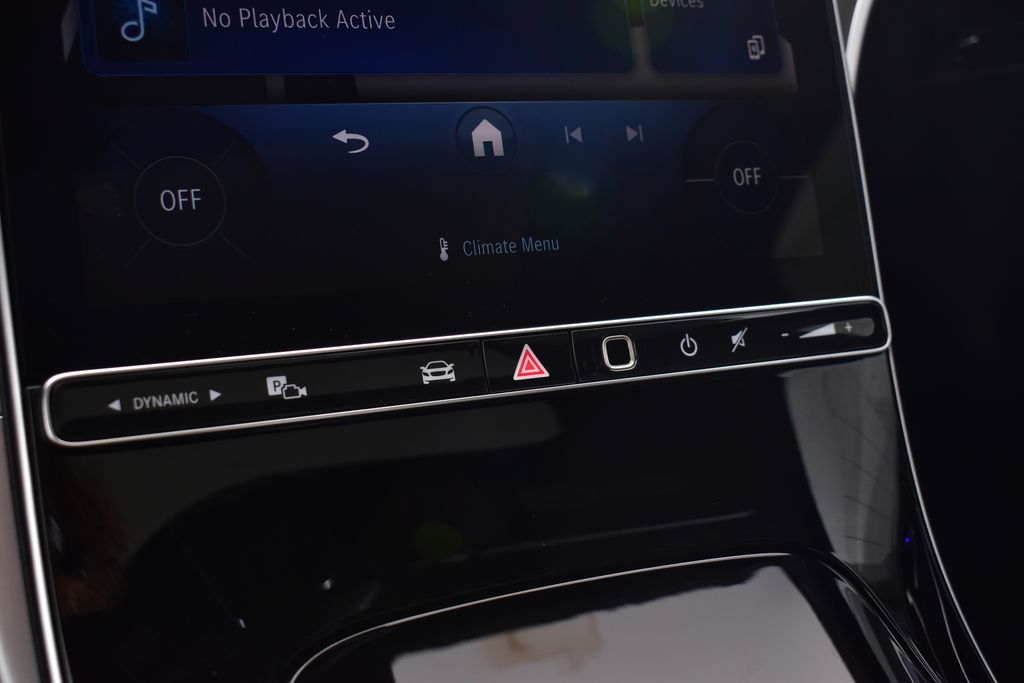 Thumbnail: 2025 Mercedes-Benz C-Class - 21