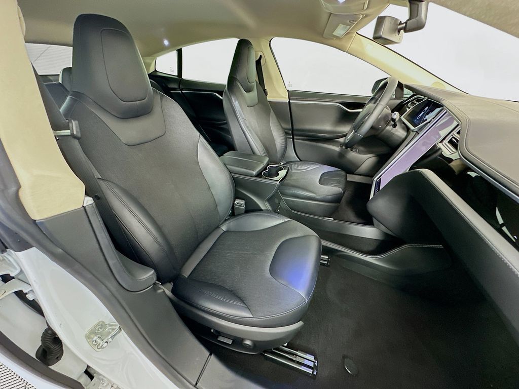 Thumbnail: 2014 Tesla Model S - 28