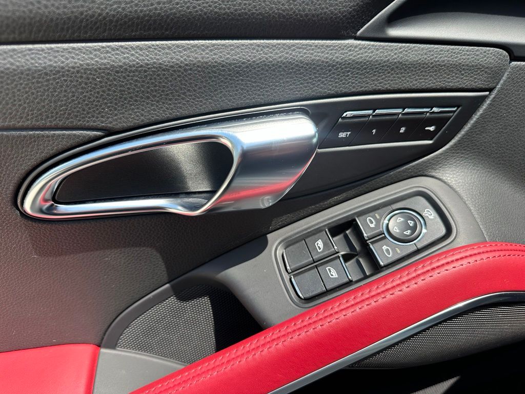 Thumbnail: 2022 Porsche 718 Cayman - 18