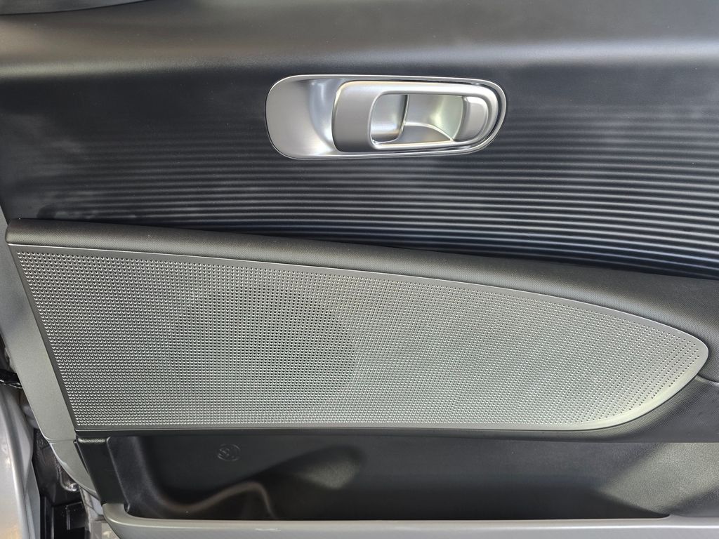 Thumbnail: 2023 Hyundai Ioniq 6 - 23