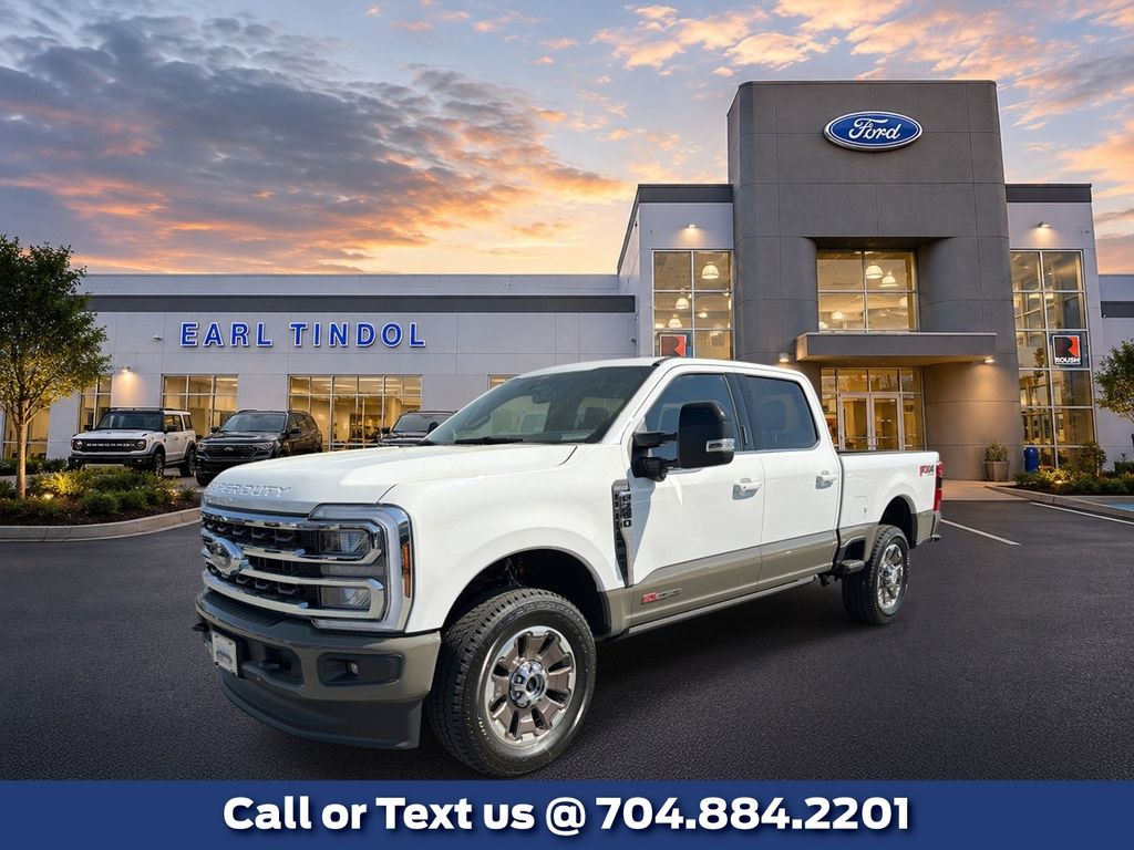 Star White Metallic Tri-Coat 2026 Ford F-250 Super Duty Pickup Truck Four-Wheel Drive Automatic
