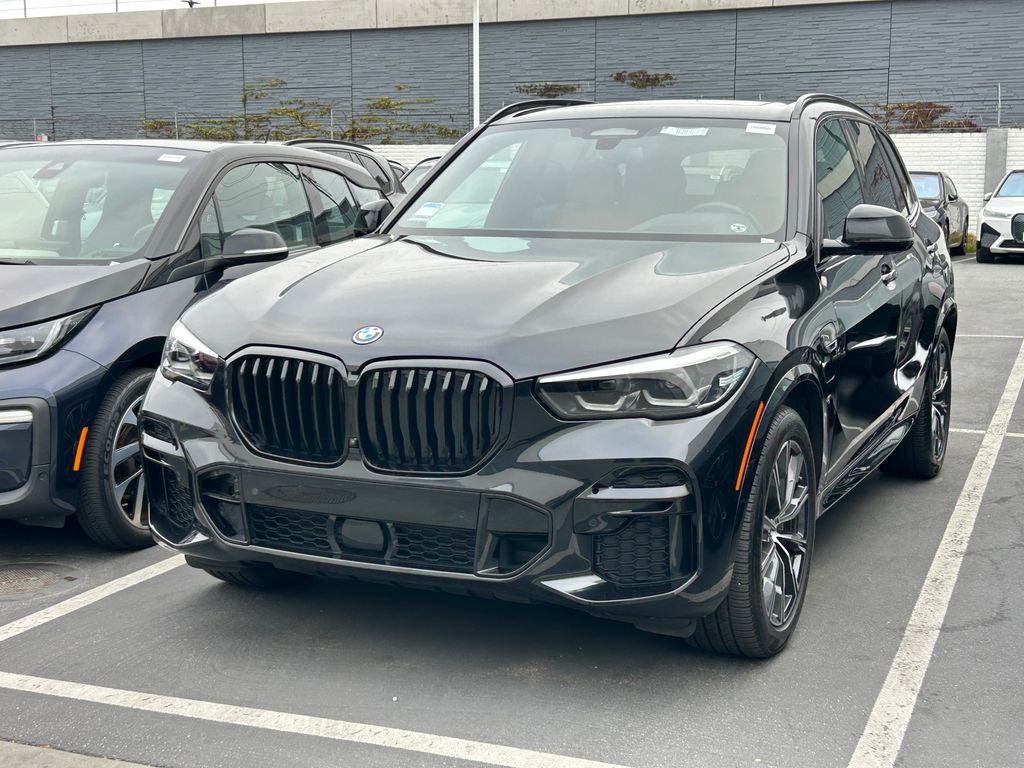 Thumbnail: 2022 BMW X5 - 2