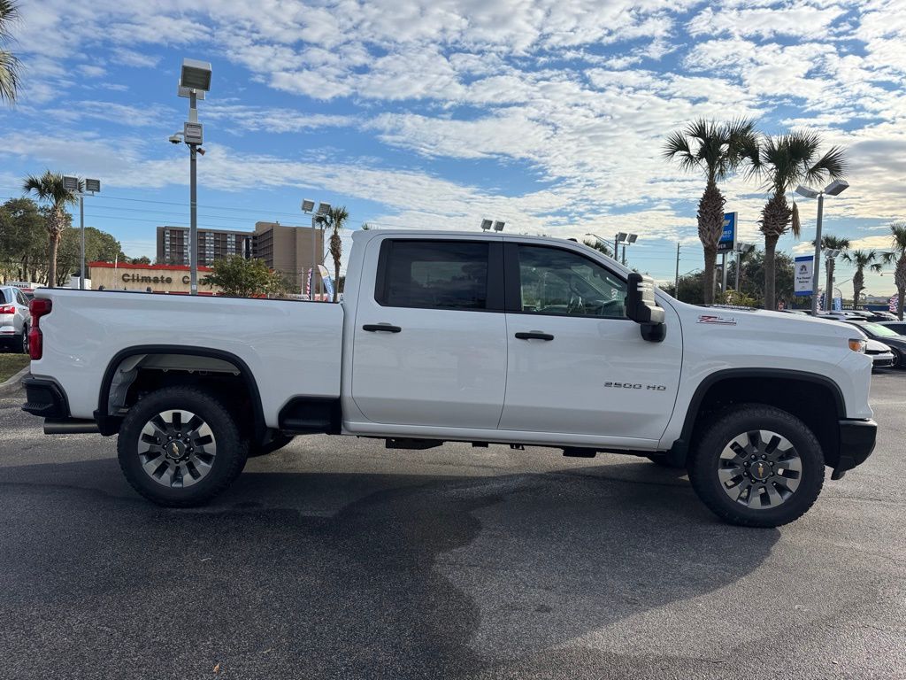 2025 Chevrolet Silverado 2500HD Custom 9