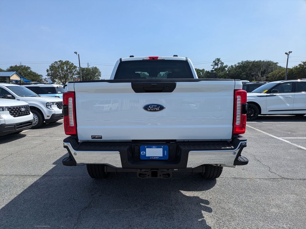 2026 Ford F-350 Super Duty XLT