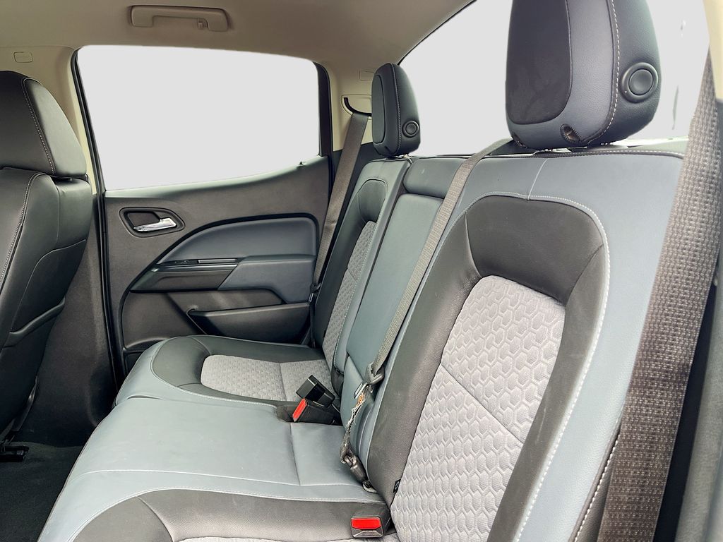 Used 2021 Gray Chevrolet Z71 image 22