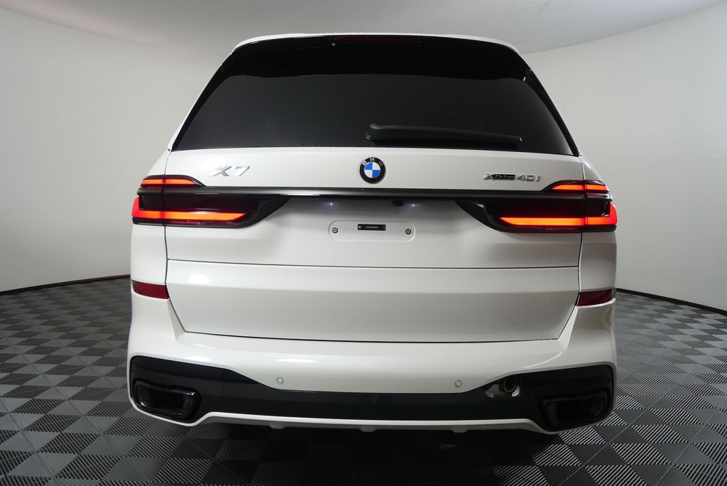 Thumbnail: 2026 BMW X7 - 4
