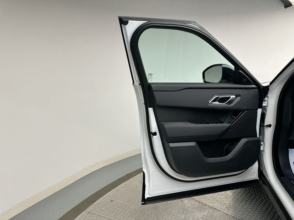 2025 Land Rover Range Rover Velar Dynamic SE 6