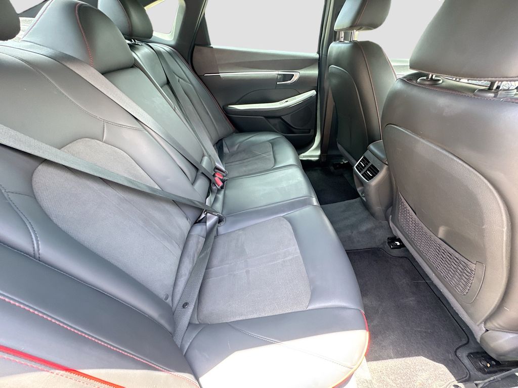 Used 2022 Black Hyundai SEL Plus image 27