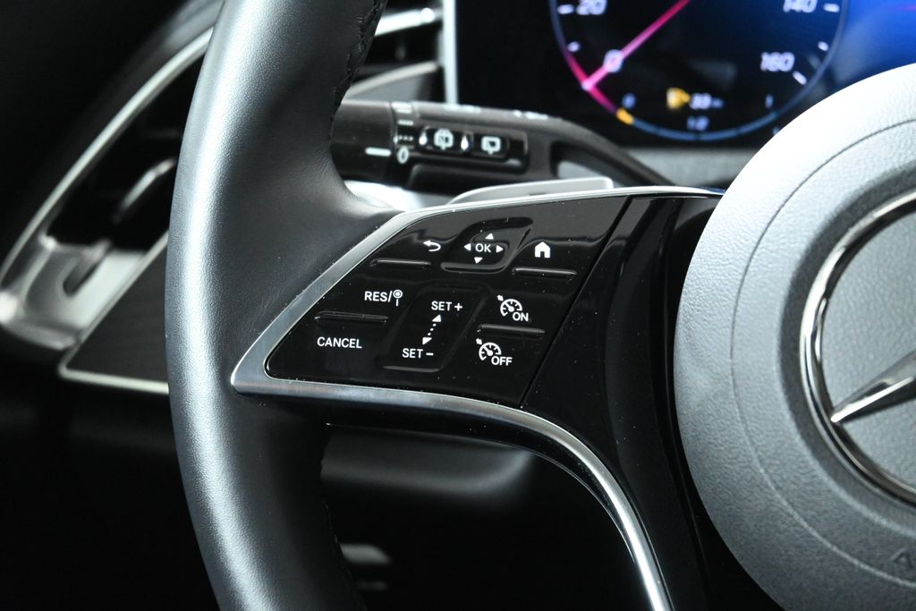 Thumbnail: 2025 Mercedes-Benz E-Class - 18