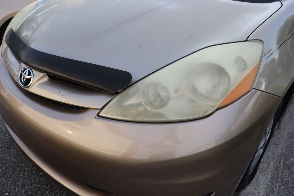 2007 Toyota Sienna LE 3