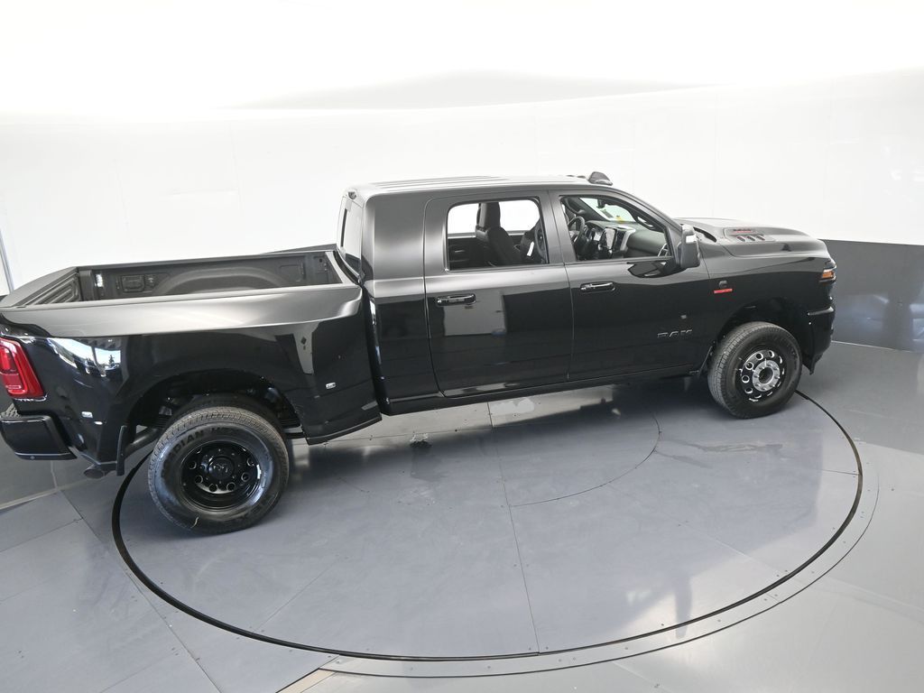 New 2026 Diamond Black Crystal Pearlcoat Ram Laramie image 59