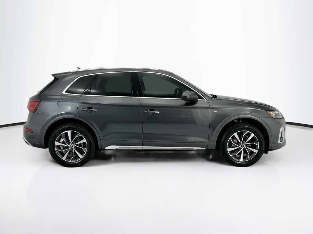 Thumbnail: 2023 Audi Q5 - 4