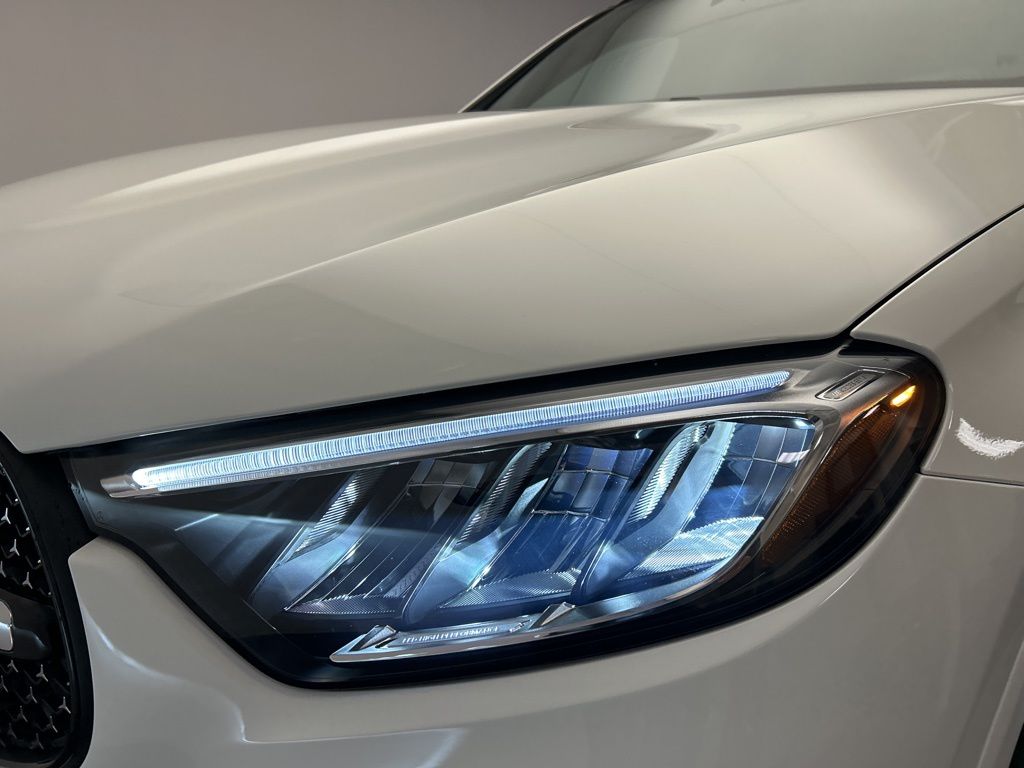 Thumbnail: 2026 Mercedes-Benz GLC - 9