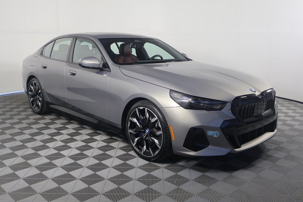 Thumbnail: 2025 BMW i5 - 3