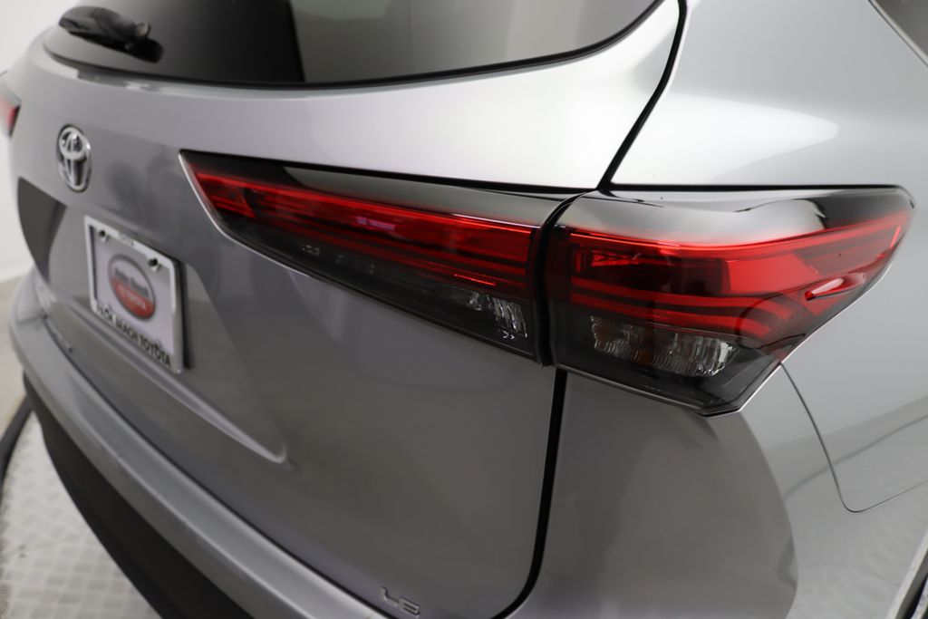 Thumbnail: 2021 Toyota Highlander - 9