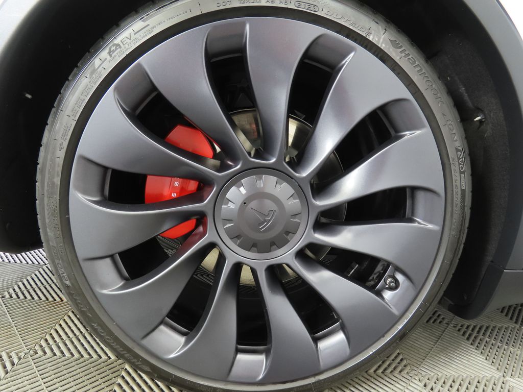 Thumbnail: 2024 Tesla Model Y - 32