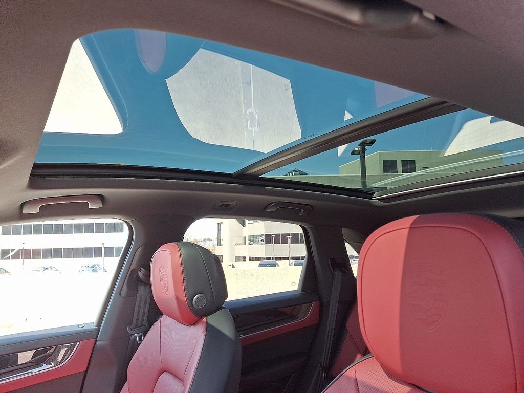 Thumbnail: 2026 Porsche Cayenne - 16