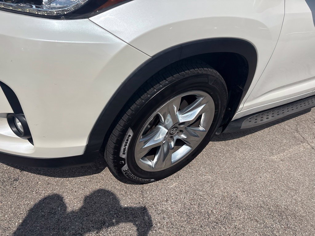 Thumbnail: 2019 Toyota Highlander - 9