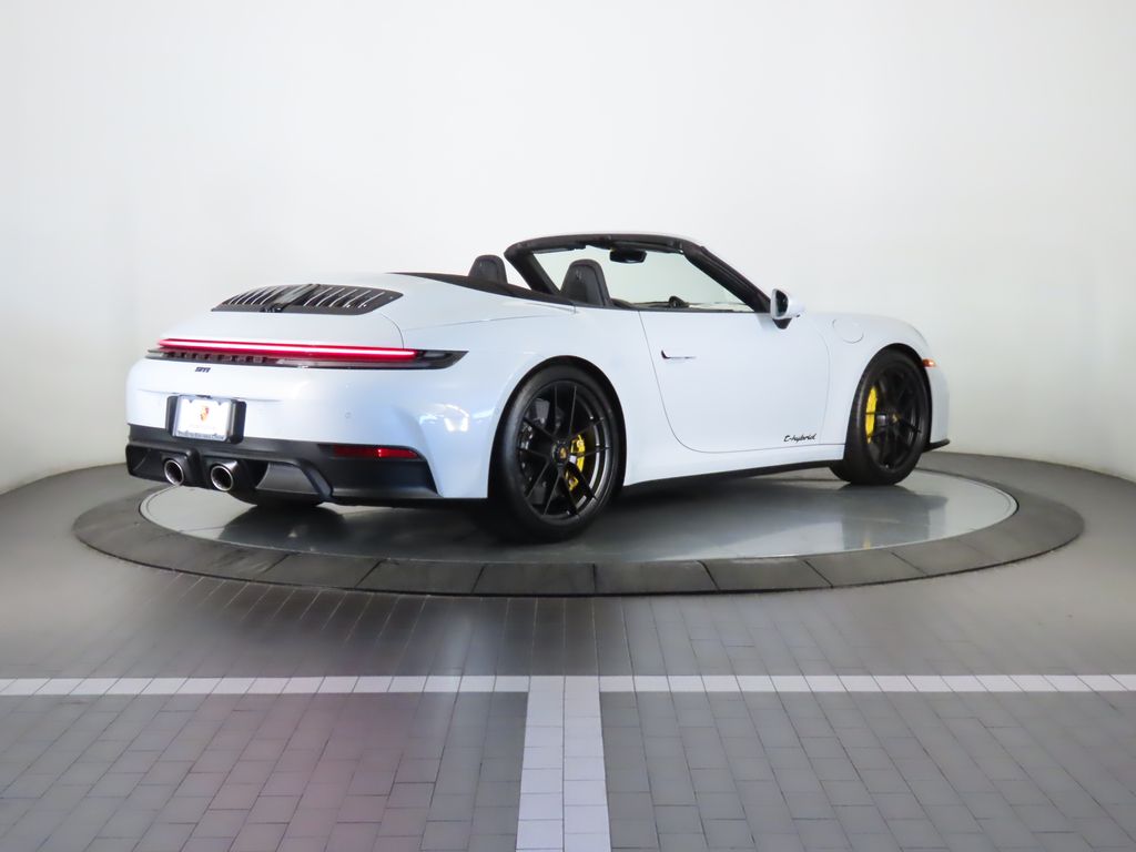 Thumbnail: 2025 Porsche 911 - 15