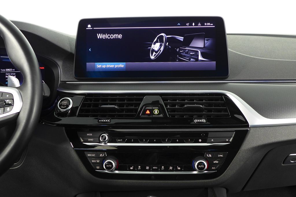 Thumbnail: 2023 BMW 5 Series - 25