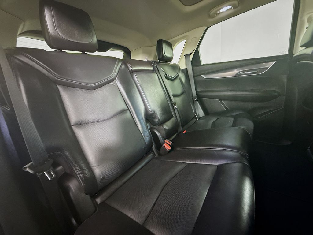 Thumbnail: 2017 Cadillac XT5 - 27