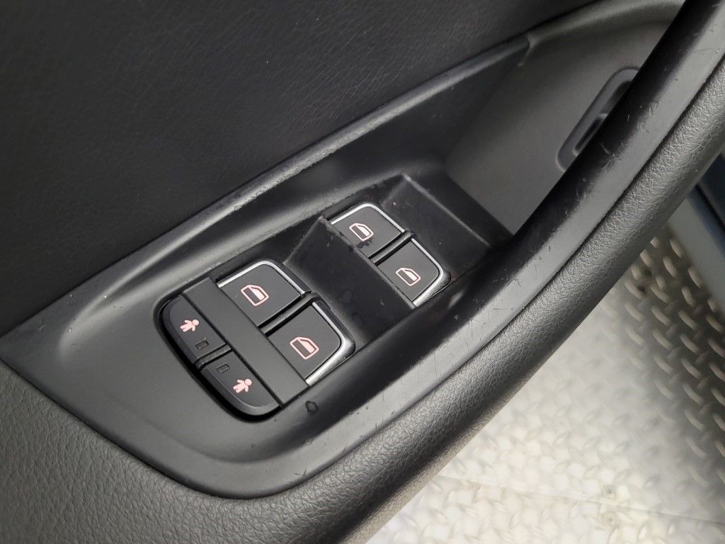 Thumbnail: 2012 Audi A6 - 32