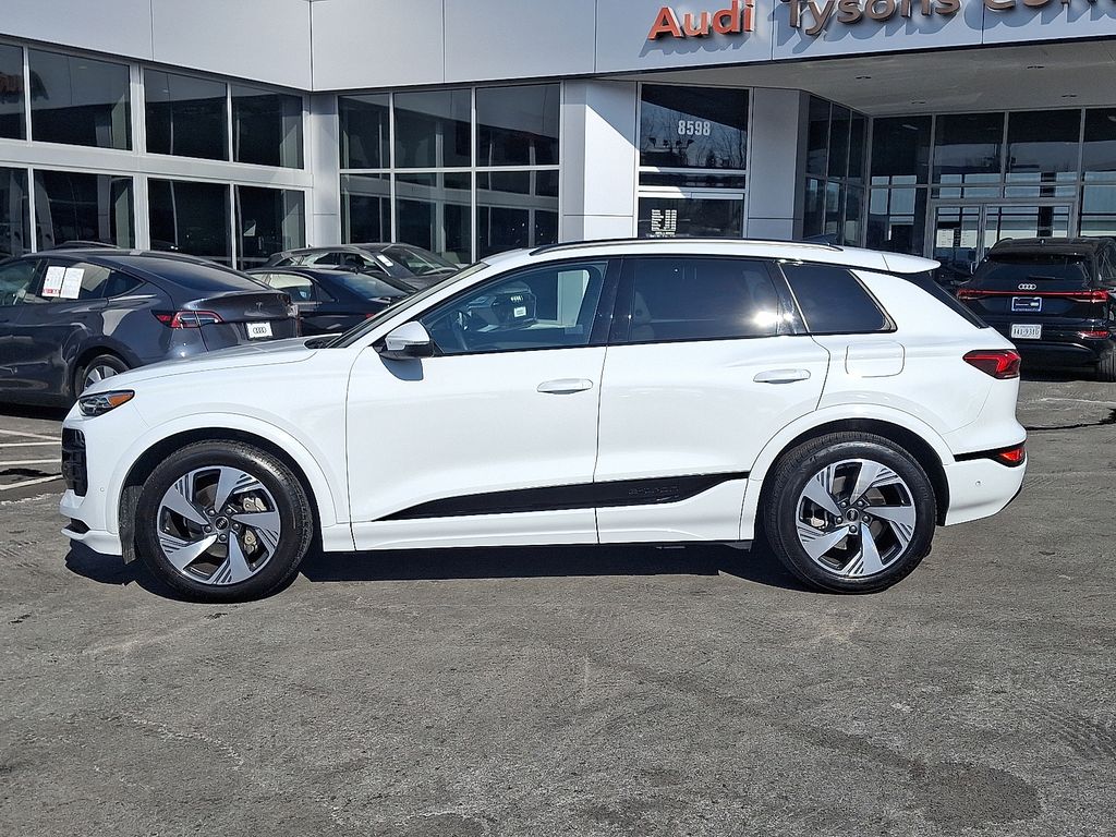 Thumbnail: 2025 Audi Q6 e-tron - 7