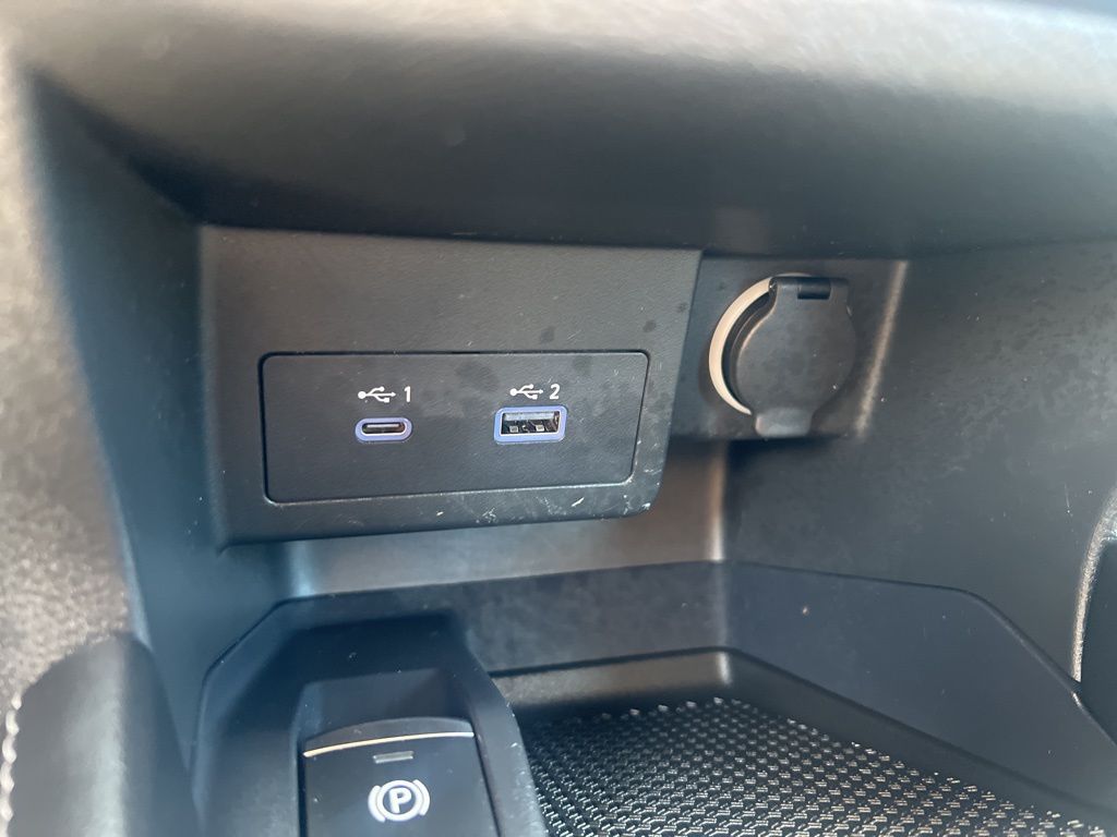 2022 Nissan Kicks SV photo