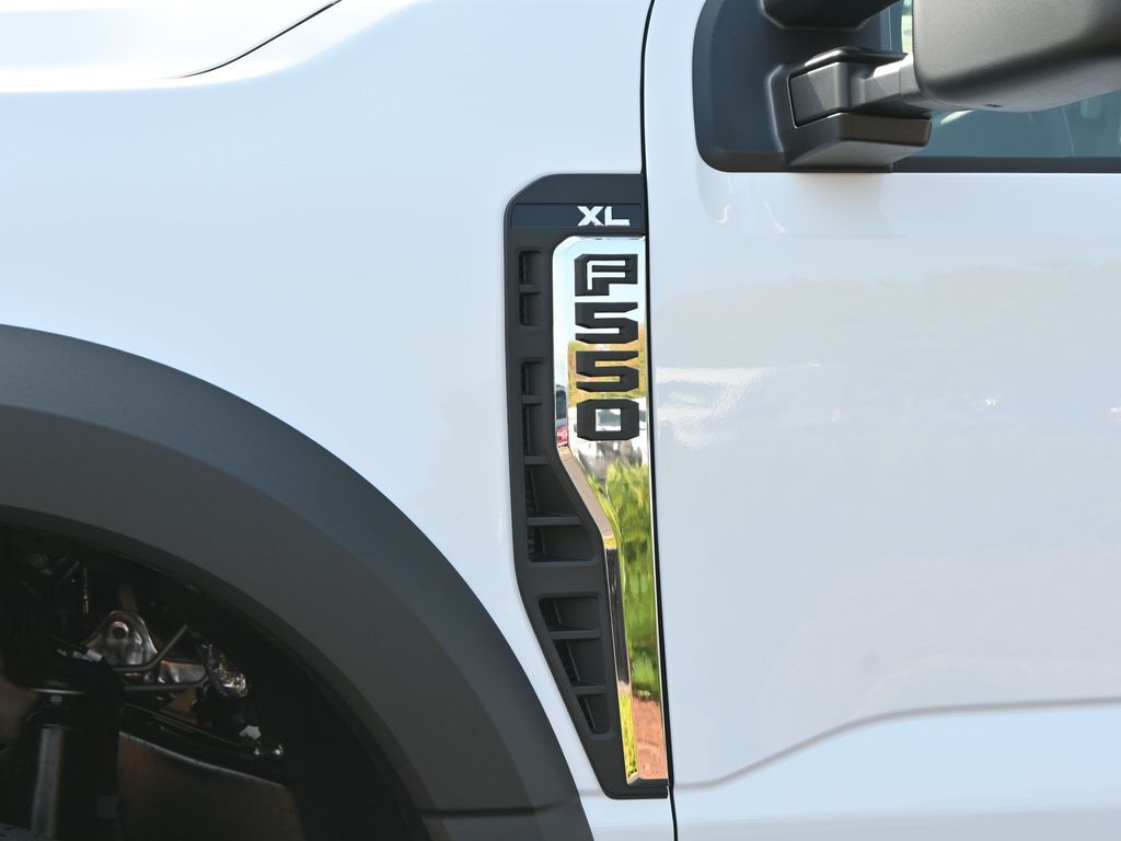 2026 Ford Super Duty F-550 DRW XL