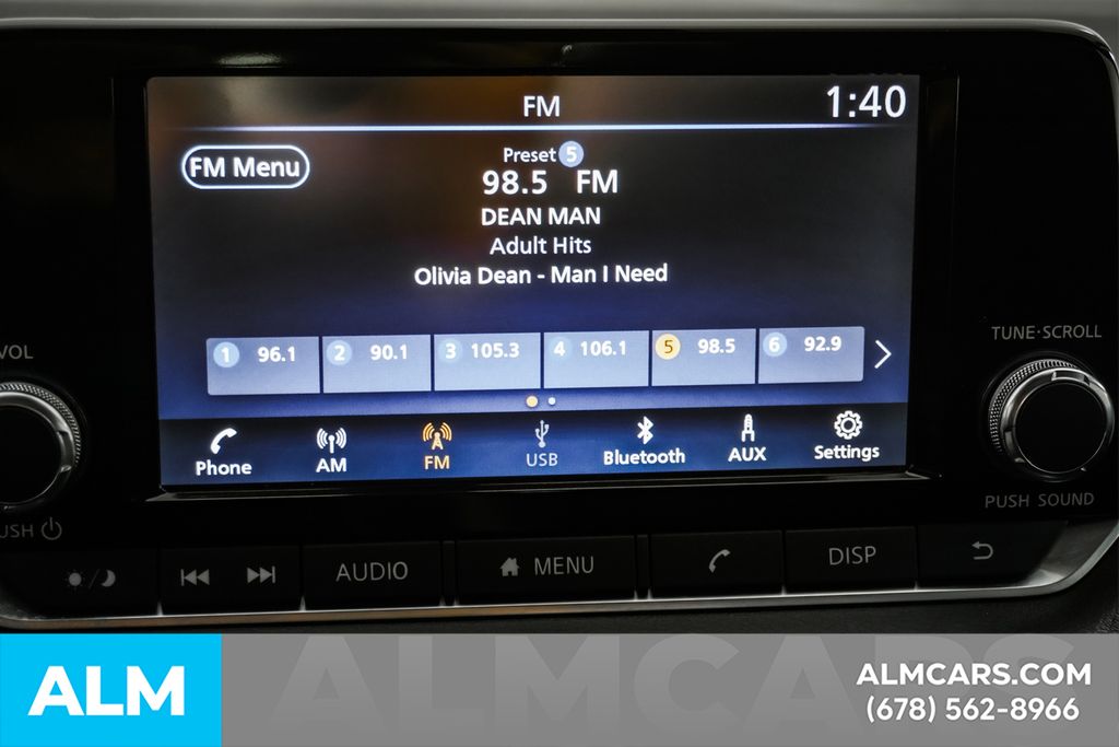Used 2025 White Nissan S image 35