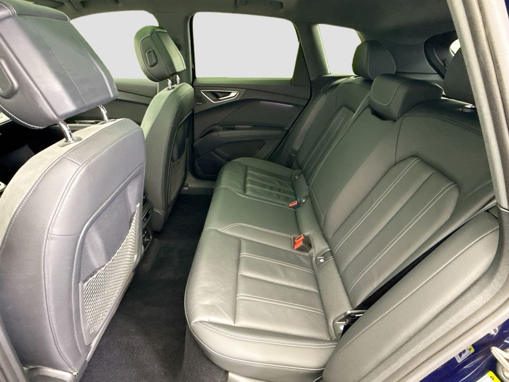 Thumbnail: 2023 Audi Q4 e-tron - 20