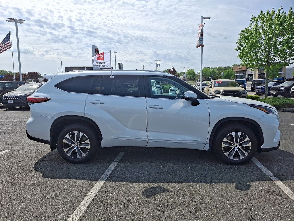 2022 Toyota Highlander XLE 7