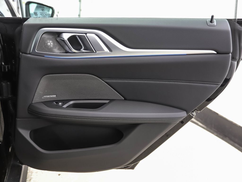 Thumbnail: 2026 BMW i4 - 25