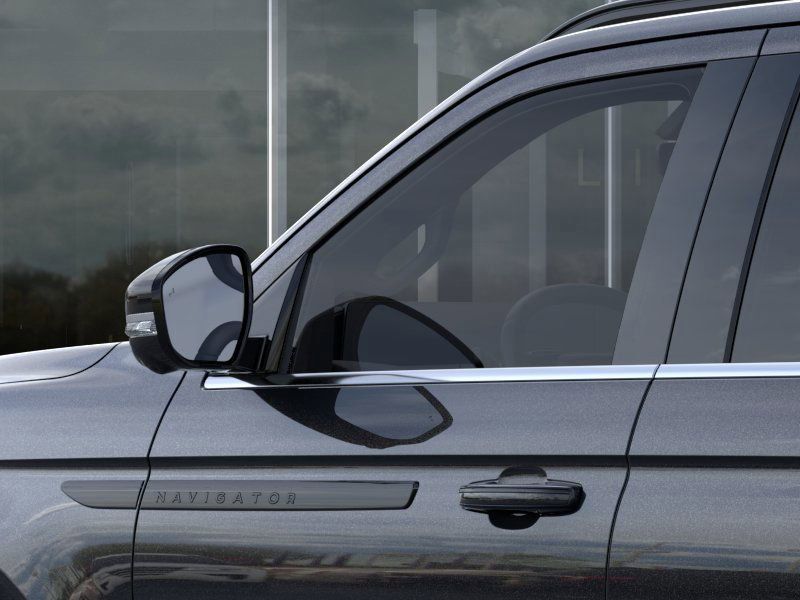 Thumbnail: 2025 Lincoln Navigator - 20