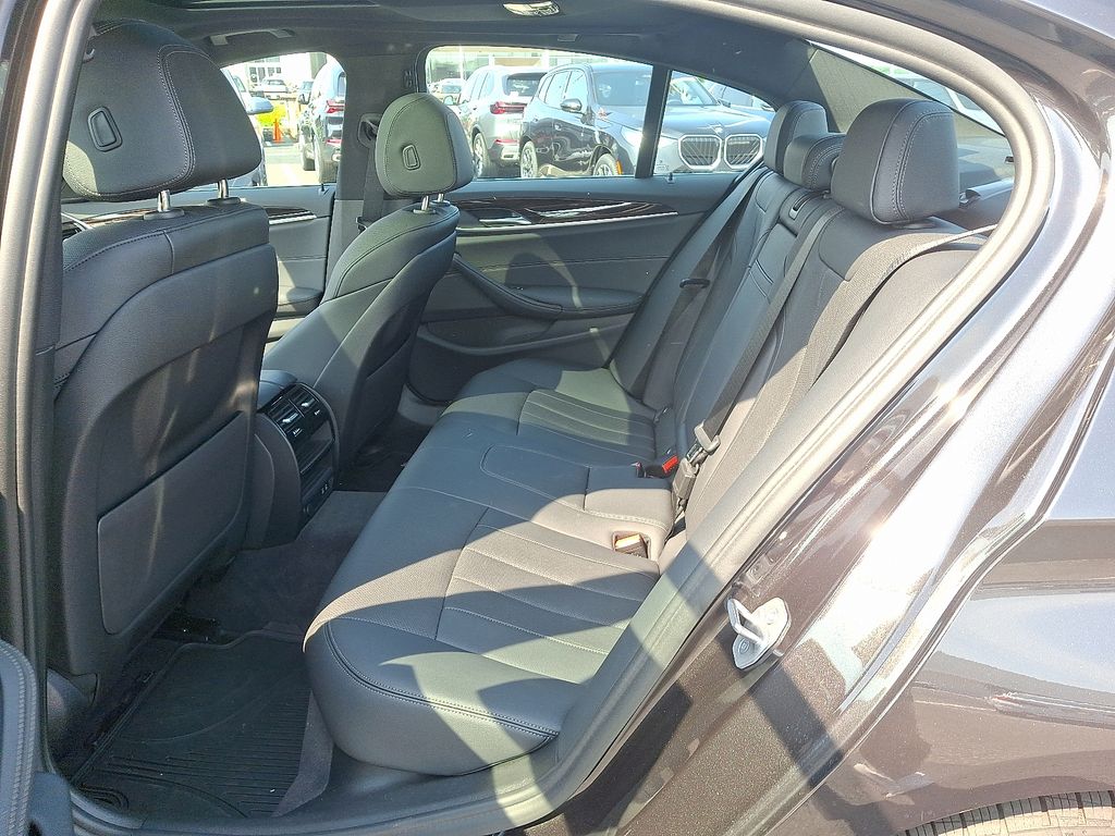 2022 BMW 5 Series 540i xDrive 10